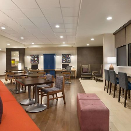 Home2 Suites By Hilton Glendale Westgate Eksteriør billede